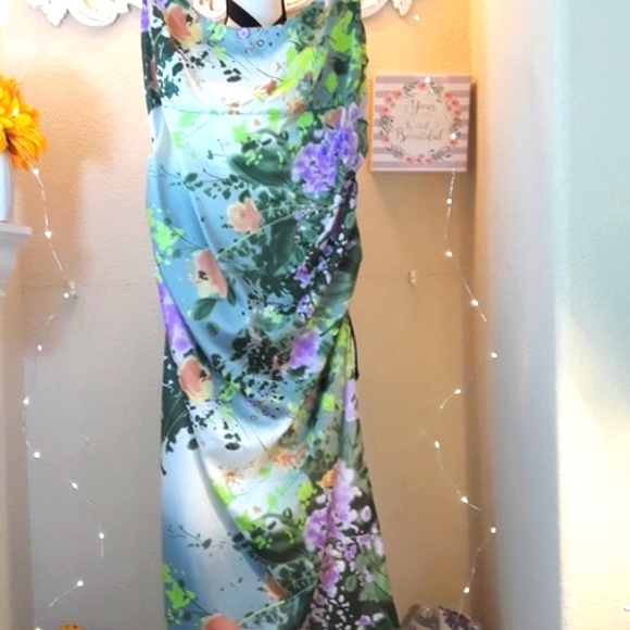 Pastel floral dress - Picture 2 of 9